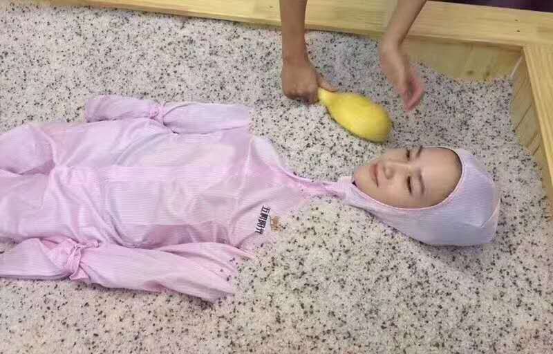 吐鲁番的沙疗 沙漠中的健康神奇之道